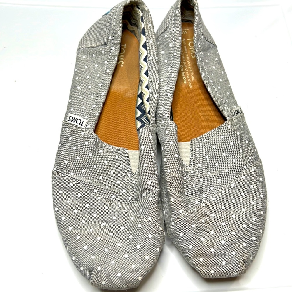 Tom’s Chambray Polka Dots Size 9